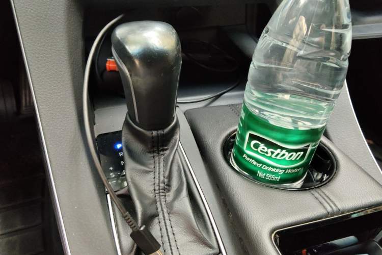 Used Toyota Avalon 2019 Dual-Engine 2.5L Luxury Edition China VI Standard Gear Lever