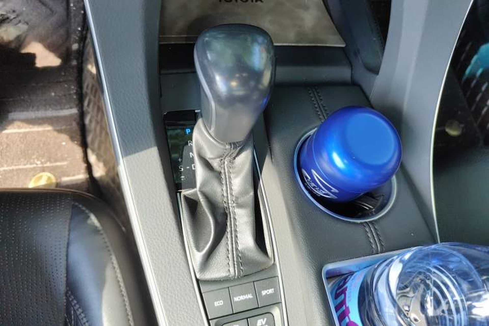 Used Toyota Avalon 2019 Dual-Engine 2.5L XLE Prestige Version China VI Standard Gear Lever