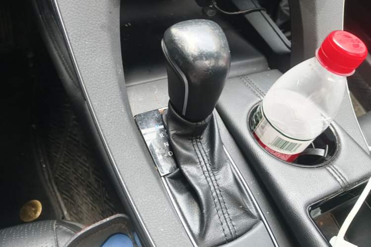 Used Toyota Avalon 2019 2.0L Luxury Edition China VI Standard Gear Lever