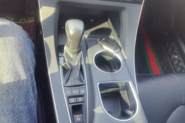 Used Toyota Avalon 2019 2.5L Touring Premium Version China V Standard Gear Lever