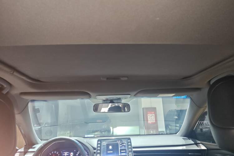 Used Toyota Avalon 2019 2.0L Luxury Edition China VI Standard Headliner