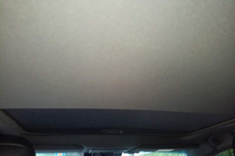 Used Toyota Avalon 2019 Dual-Engine 2.5L Luxury Edition China VI Standard Headliner