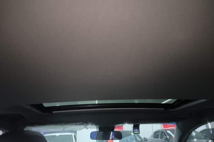 Used Toyota Avalon 2019 2.5L Ambition Version China VI Standard Headliner