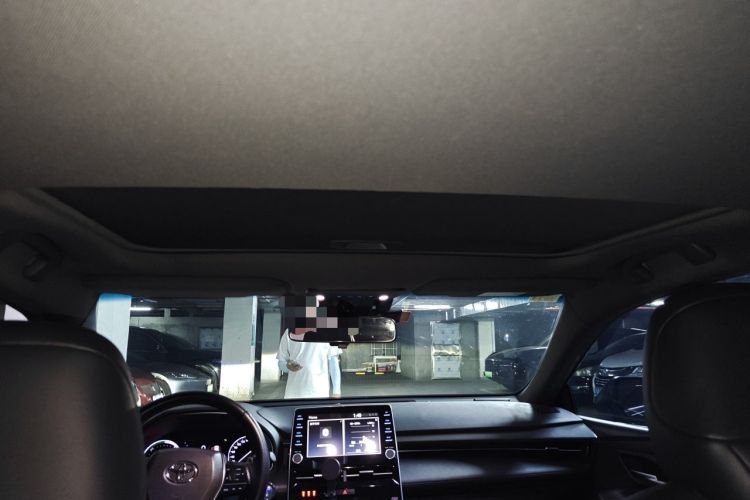 Used Toyota Avalon 2019 Dual-Engine 2.5L Luxury Edition China VI Standard Headliner