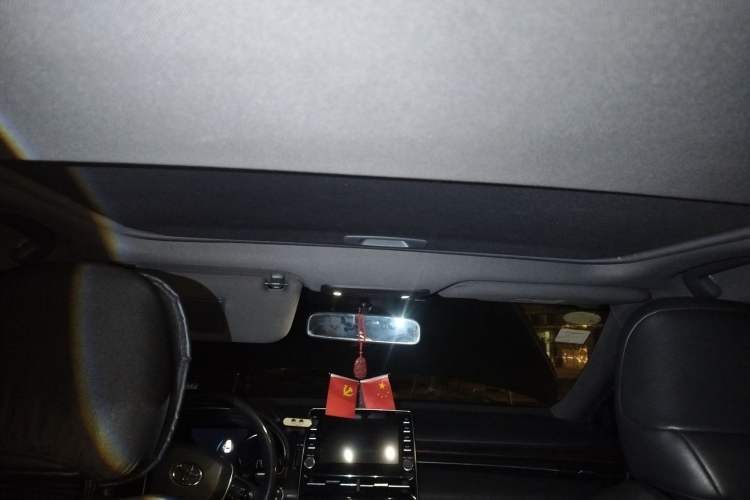 Used Toyota Avalon 2019 2.0L XLE Premium Edition China VI Headliner