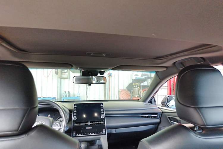 Used Toyota Avalon 2019 Dual-Engine 2.5L Luxury Edition China VI Standard Headliner
