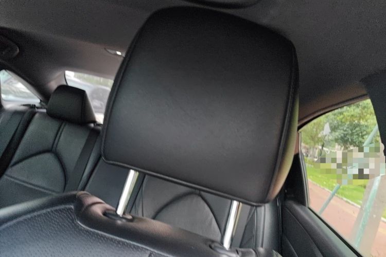 Used Toyota Avalon 2019 Dual-Engine 2.5L Luxury Edition China VI Standard Headliner
