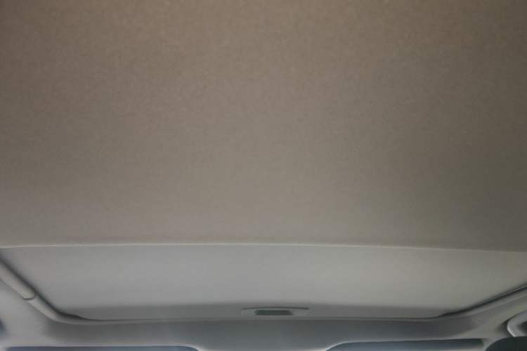 Used Toyota Avalon 2019 2.0L XLE Premium Edition China VI Headliner