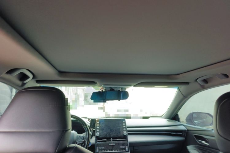 Used Toyota Avalon 2019 Dual-Engine 2.5L XLE Prestige Version China VI Standard Headliner
