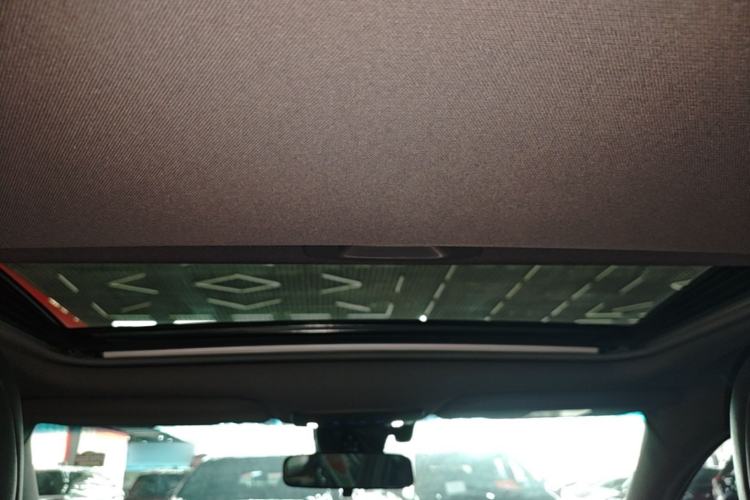 Used Toyota Avalon 2019 Dual-Engine 2.5L Luxury Edition China VI Standard Headliner