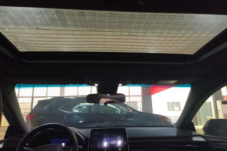 Used Toyota Avalon 2019 2.5L Ambition Version China VI Standard Headliner