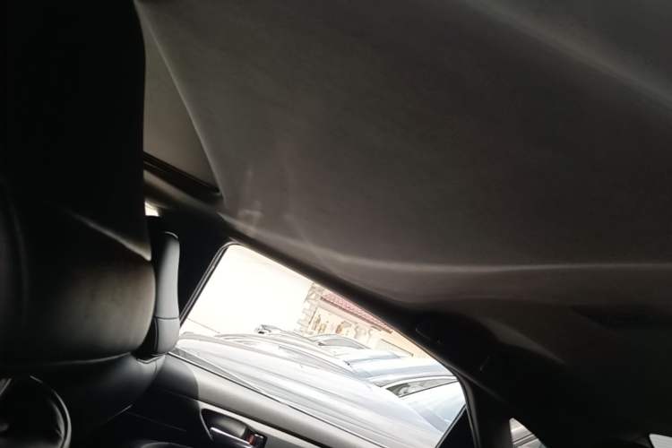 Used Toyota Avalon 2019 Dual-Engine 2.5L Luxury Edition China VI Standard Headliner