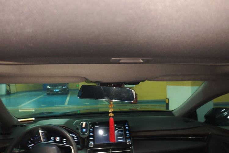 Used Toyota Avalon 2019 2.5L Ambition Version China VI Standard Headliner