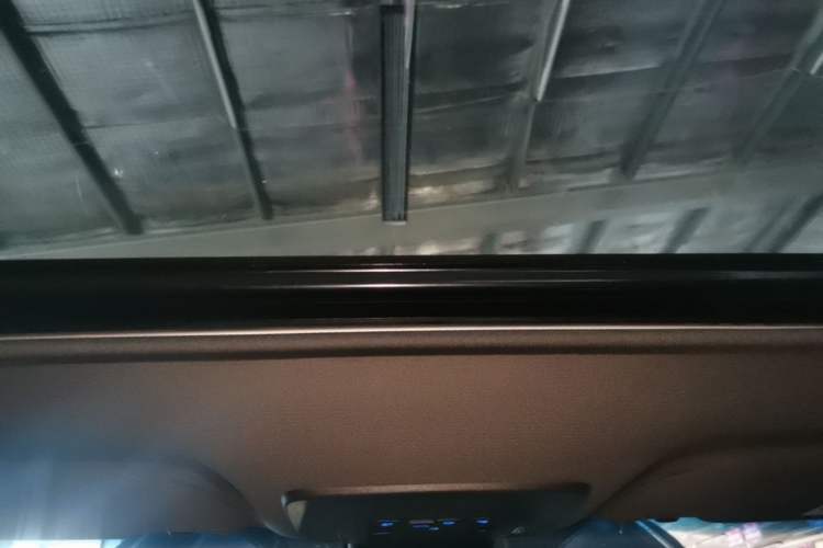 Used Toyota Avalon 2019 2.0L Ambition Edition China VI Headliner