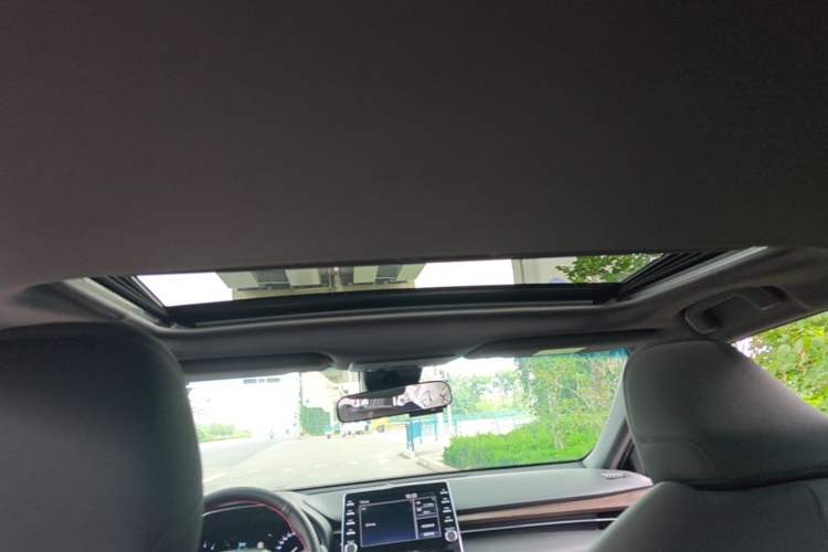 Used Toyota Avalon 2019 2.0L Ambition Edition China VI Headliner