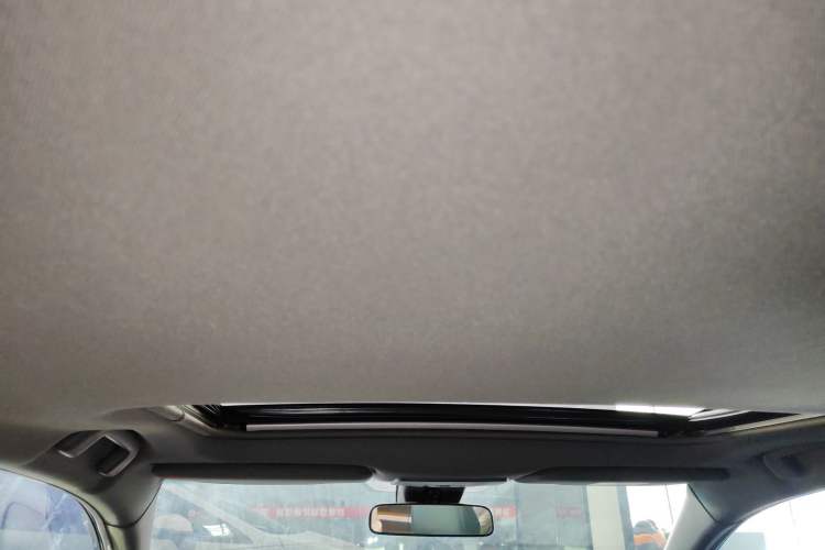Used Toyota Avalon 2019 2.0L Luxury Edition China VI Standard Headliner
