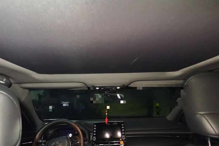 Used Toyota Avalon 2019 Dual-Engine 2.5L XLE Prestige Version China VI Standard Headliner