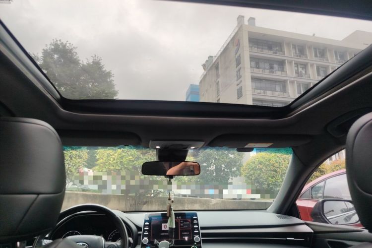 Used Toyota Avalon 2019 2.5L Touring Premium Version China VI Standard Headliner