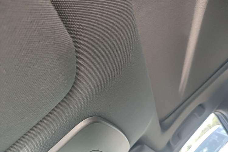 Used Toyota Avalon 2019 Dual-Engine 2.5L XLE Prestige Version China VI Standard Headliner