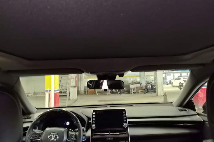 Used Toyota Avalon 2019 Dual-Engine 2.5L XLE Prestige Version China VI Standard Headliner