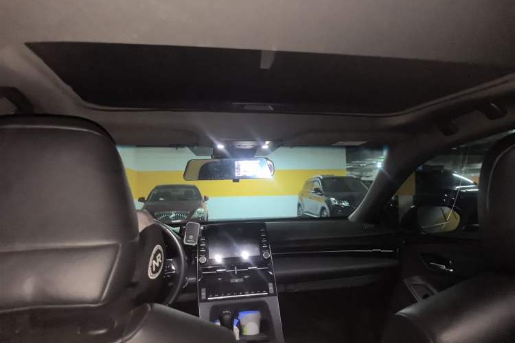 Used Toyota Avalon 2019 2.0L XLE Premium Edition China VI Headliner