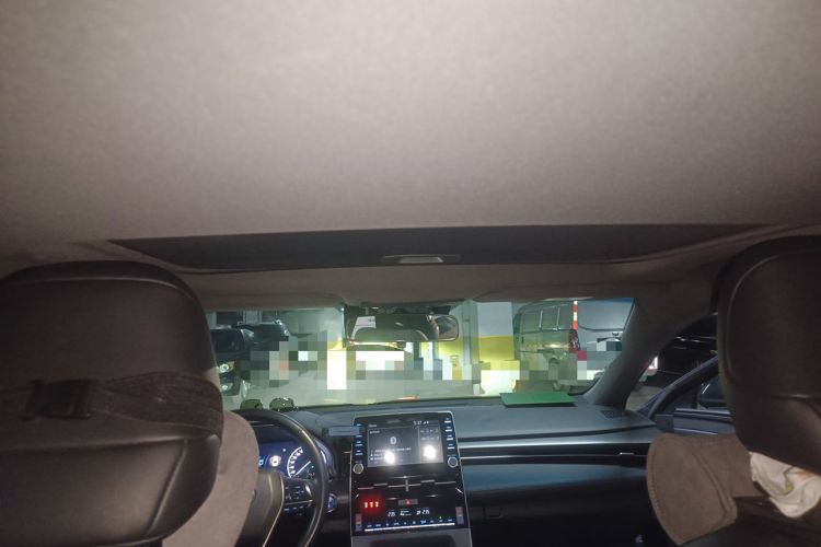 Used Toyota Avalon 2019 Dual-Engine 2.5L Luxury Edition China VI Standard Headliner