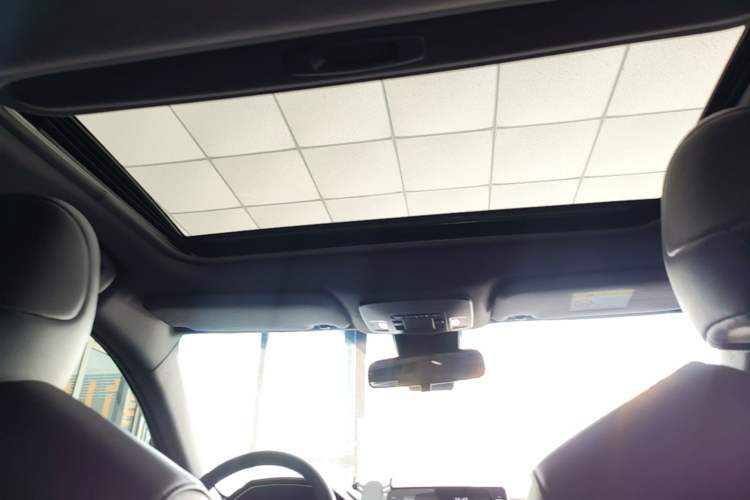 Used Toyota Avalon 2019 2.0L Luxury Edition China VI Standard Headliner