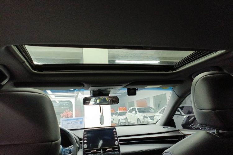 Used Toyota Avalon 2019 2.0L XLE Premium Edition China VI Headliner
