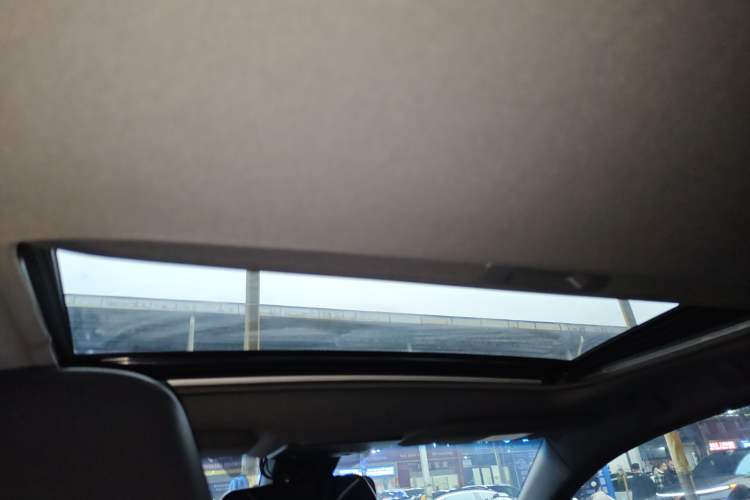 Used Toyota Avalon 2019 2.0L Luxury Edition China VI Standard Headliner