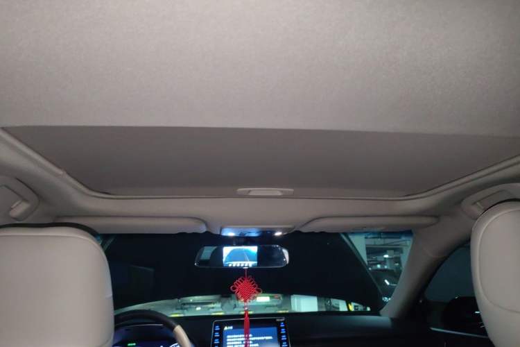 Used Toyota Avalon 2019 2.0L XLE Premium Edition China VI Headliner