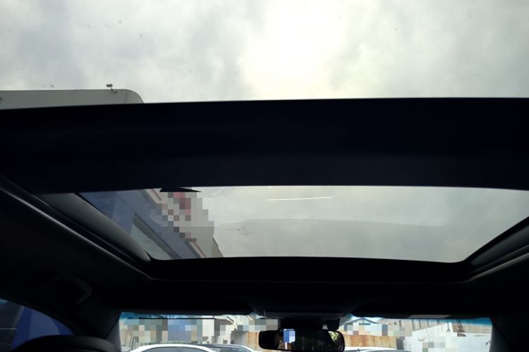 Used Toyota Avalon 2019 Dual-Engine 2.5L XLE Prestige Version China VI Standard Headliner