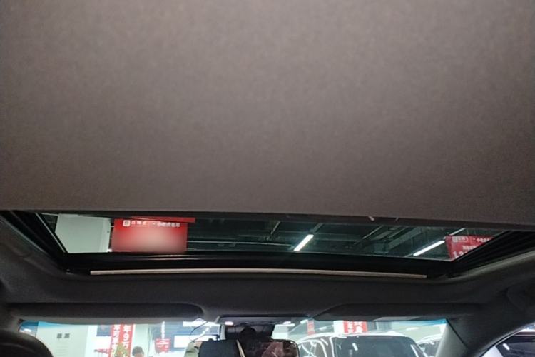Used Toyota Avalon 2019 2.0L XLE Premium Edition China VI Headliner