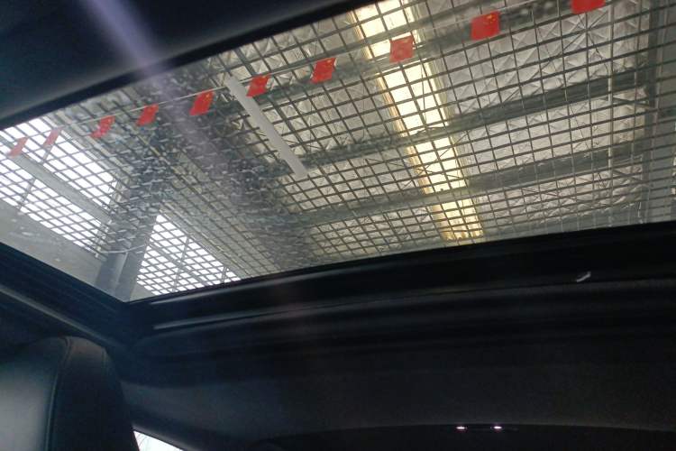 Used Toyota Avalon 2019 2.0L Ambition Edition China VI Headliner