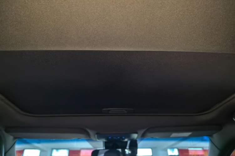 Used Toyota Avalon 2019 2.0L XLE Premium Edition China VI Headliner