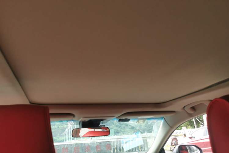 Used Toyota Avalon 2019 2.5L Touring Premium Version China VI Standard Headliner