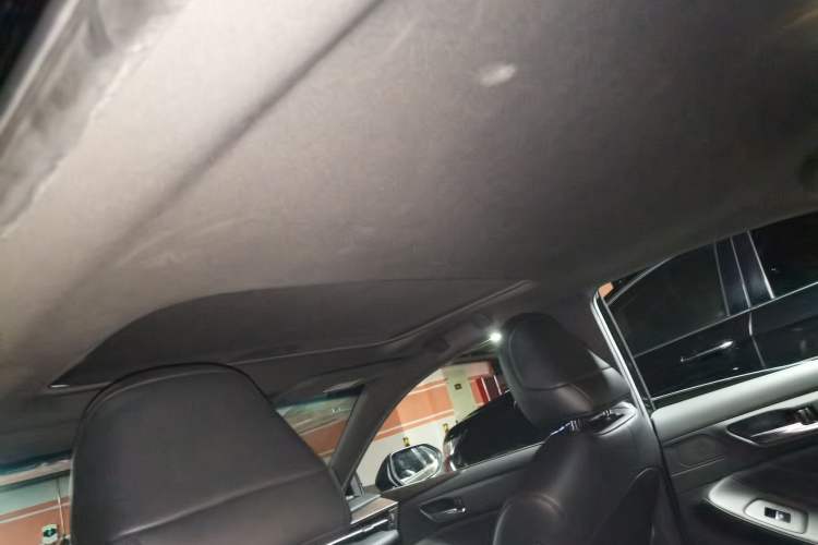 Used Toyota Avalon 2019 2.0L Luxury Edition China VI Standard Headliner
