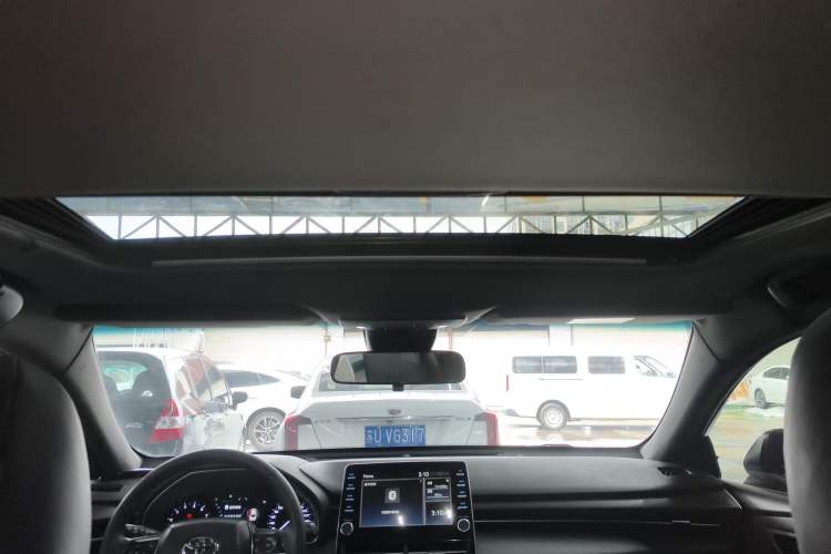 Used Toyota Avalon 2019 2.0L Ambition Edition China VI Headliner