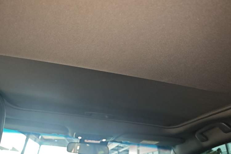 Used Toyota Avalon 2019 Dual-Engine 2.5L Luxury Edition China VI Standard Headliner