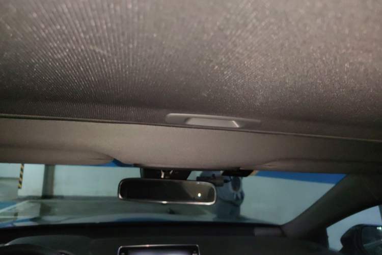 Used Toyota Avalon 2019 2.0L XLE Premium Edition China VI Headliner
