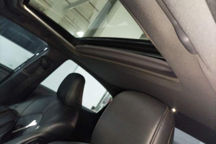 Used Toyota Avalon 2019 2.0L Luxury Edition China VI Standard Headliner