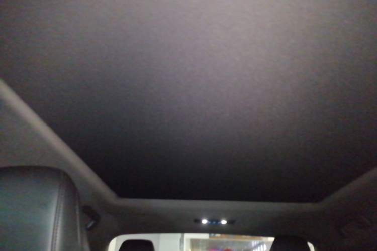 Used Toyota Avalon 2019 Dual-Engine 2.5L XLE Prestige Version China VI Standard Headliner