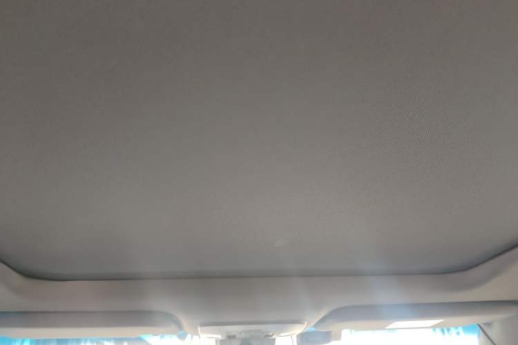 Used Toyota Avalon 2019 2.5L Touring Premium Version China VI Standard Headliner
