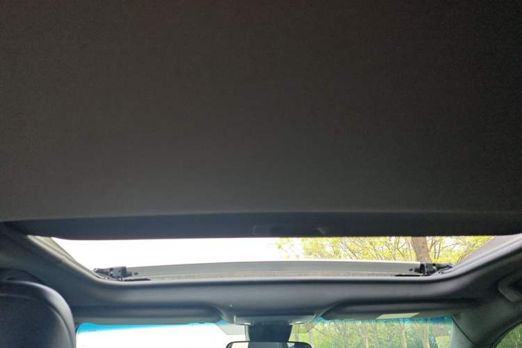 Used Toyota Avalon 2019 2.0L XLE Premium Edition China VI Headliner