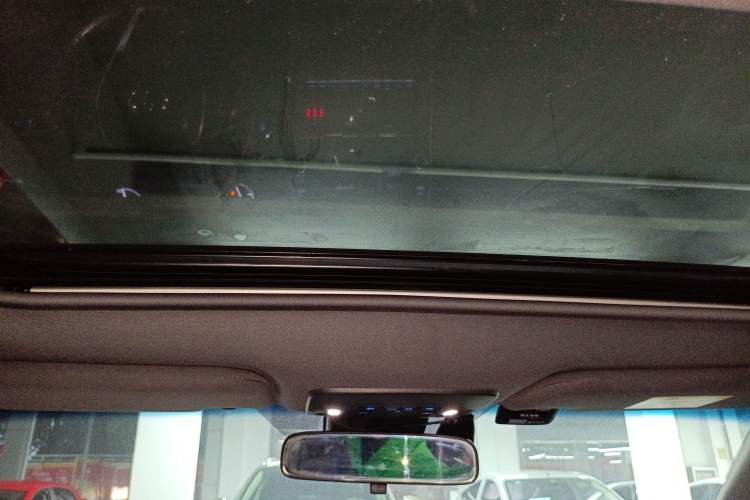 Used Toyota Avalon 2019 2.0L Luxury Edition China VI Standard Headliner