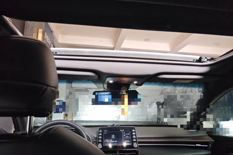 Used Toyota Avalon 2019 2.0L XLE Premium Edition China VI Headliner