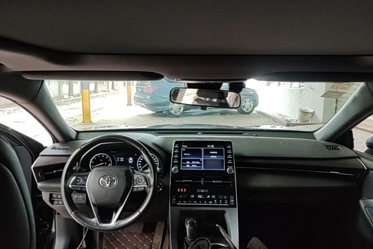 Used Toyota Avalon 2019 2.5L Touring Premium Version China VI Standard Headliner