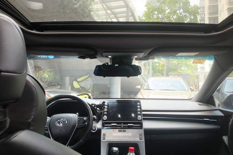 Used Toyota Avalon 2019 2.0L Luxury Edition China VI Standard Headliner