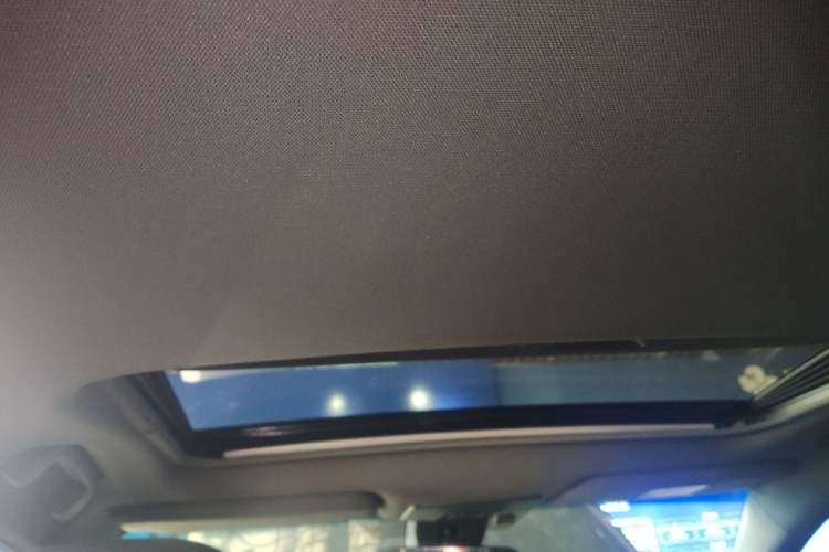 Used Toyota Avalon 2019 2.0L XLE Premium Edition China VI Headliner
