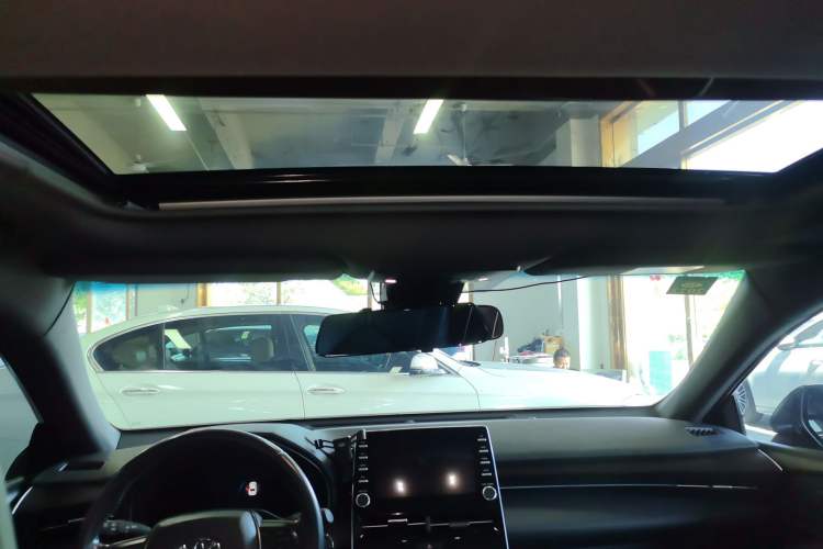 Used Toyota Avalon 2019 2.0L Luxury Edition China VI Standard Headliner