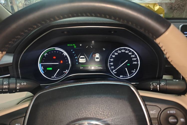 Used Toyota Avalon 2019 Dual-Engine 2.5L XLE Prestige Version China VI Standard Instrument Cluster